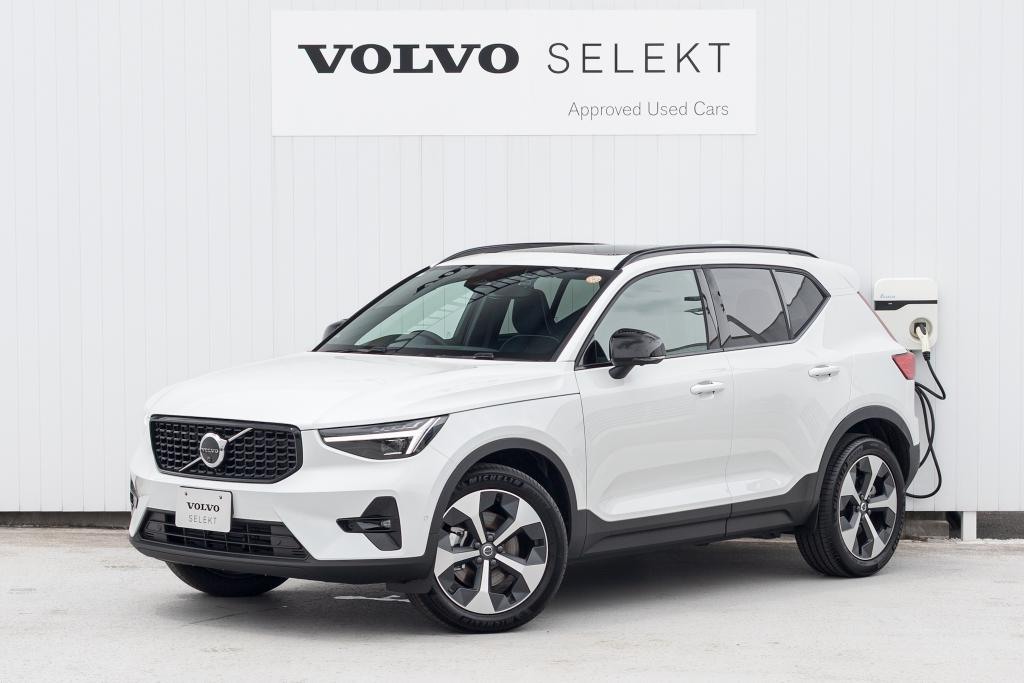 XC40 Ultra B4 AWD Dark Edition 認定中古車