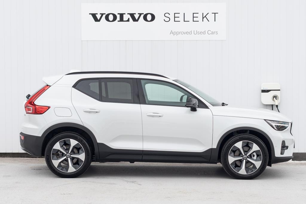 XC40 Ultra B4 AWD Dark Edition 認定中古車
