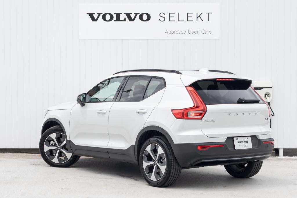 XC40 Ultra B4 AWD Dark Edition 認定中古車