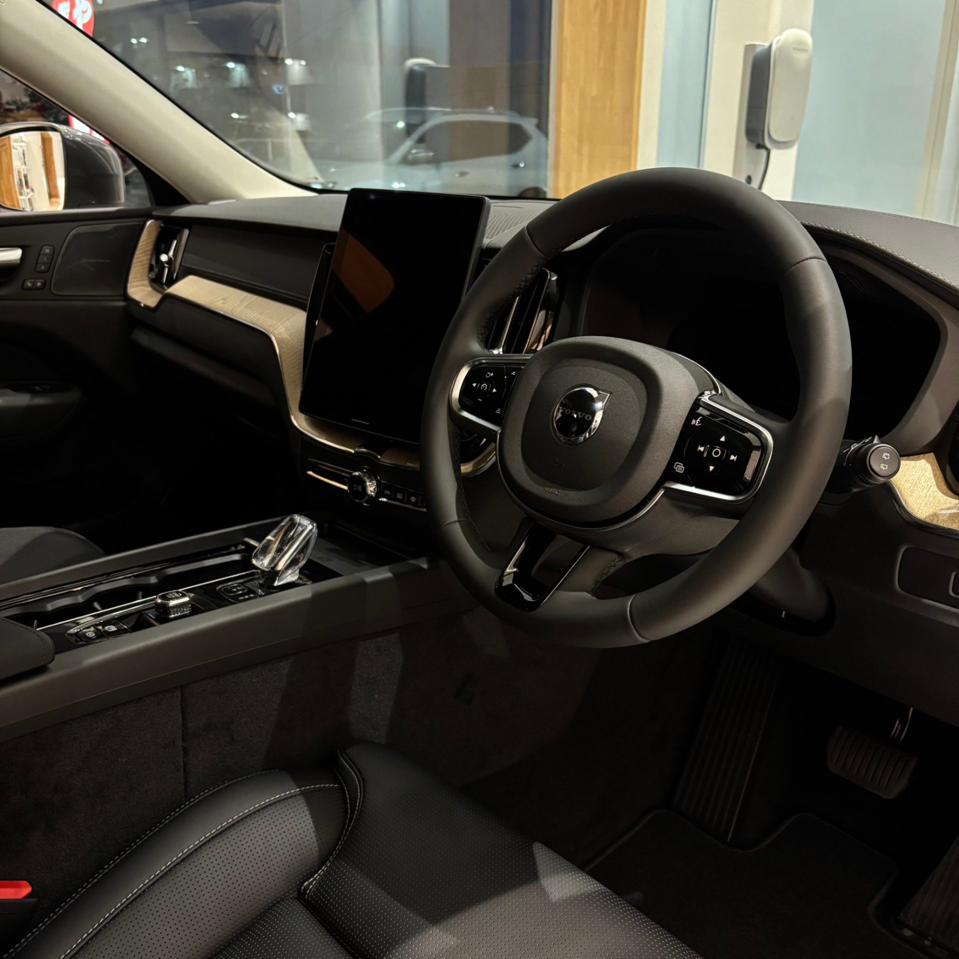 XC60 Ultra B5 AWD 展示車